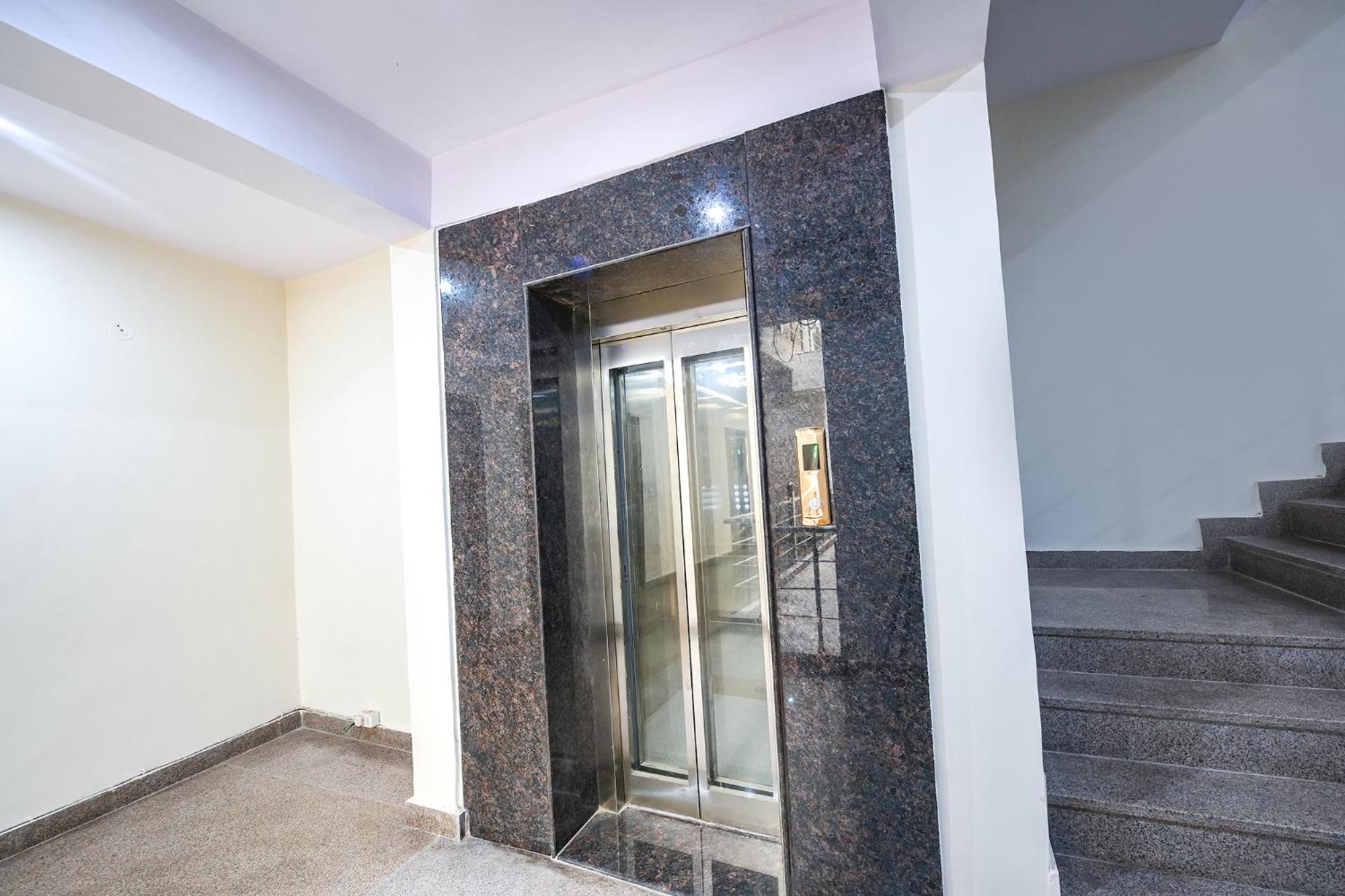 Fabhotel The Yashobhumi Near Yashobhoomi Convention Centre 德里 外观 照片